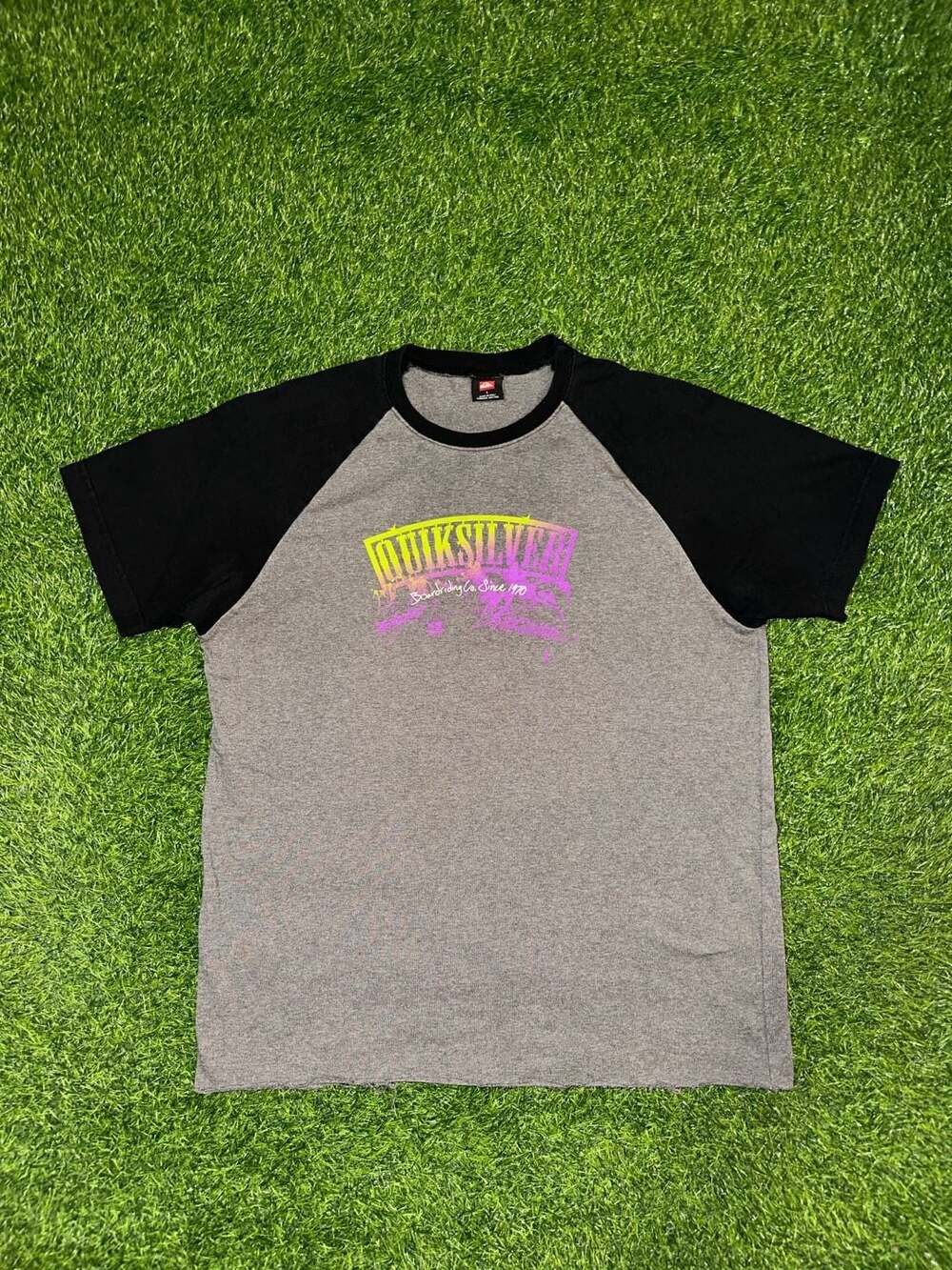Quiksilver T-Shirt Size L Black Gray